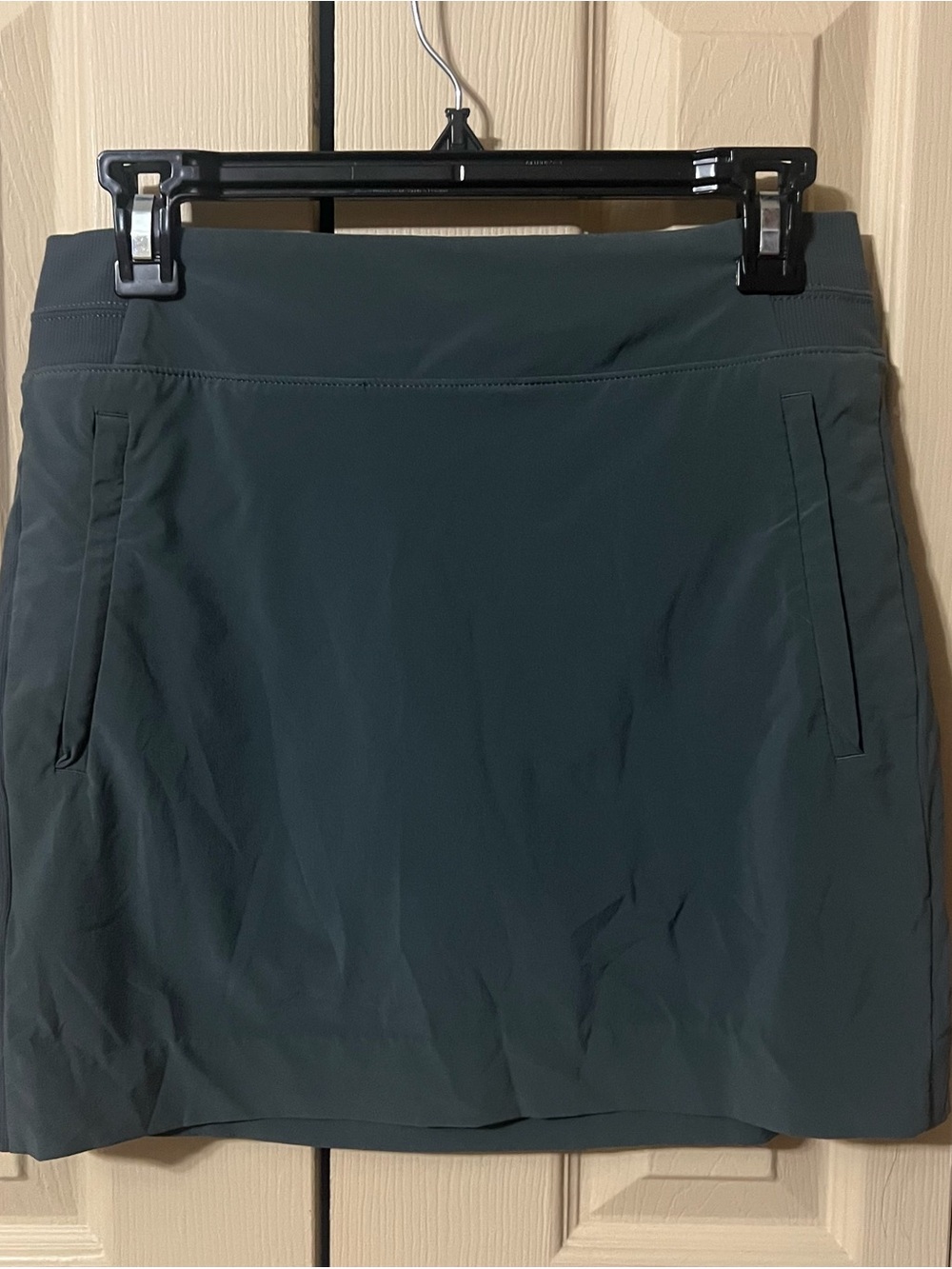 Athleta Women’s Charcoal Gray Performance Skort - Classic Activewear Size 4